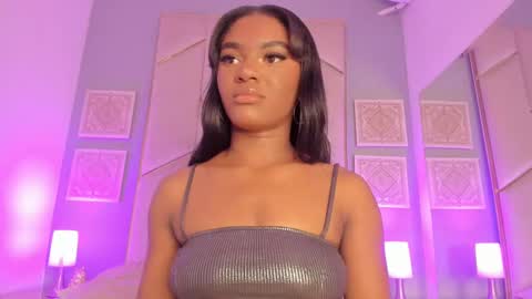 Snapshot of sophiasmiths_ chatting on February 1, 2025, 4:00 pm SophiaSmiths online show from February 1, 2025, 4:00 pm