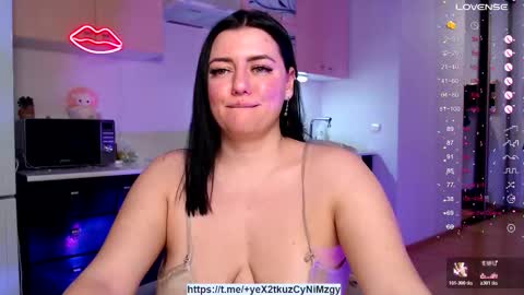 Sophia online show from February 2, 2026, 7:01 pm