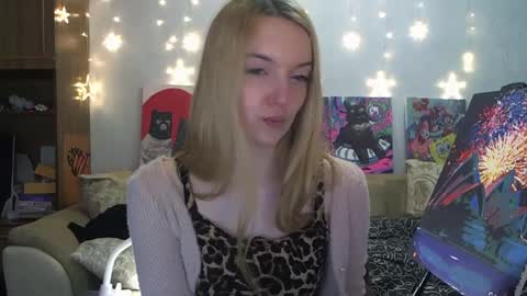 Snapshot of sophiasonata chatting on December 20, 2024, 11:47 pm SophiaSonata online show from December 20, 2024, 11:47 pm