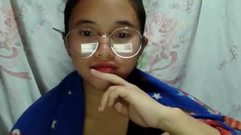 sophie_193 online show from April 18, 2026, 8:09 pm