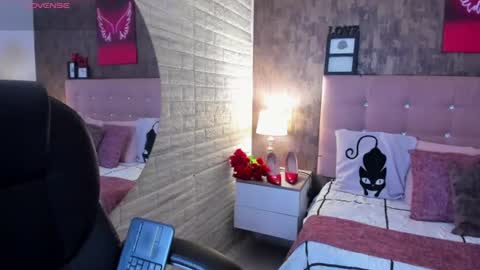 Snapshot of sophie__blare chatting on July 1, 2026, 1:13 pm sophie__blare online show from July 1, 2026, 1:13 pm