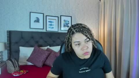Snapshot of sophie__blare chatting on July 21, 2026, 7:05 pm sophie__blare online show from July 21, 2026, 7:05 pm
