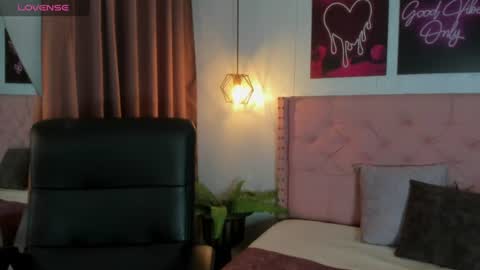 Snapshot of sophie__blare chatting on July 24, 2026, 5:22 pm sophie__blare online show from July 24, 2026, 5:22 pm