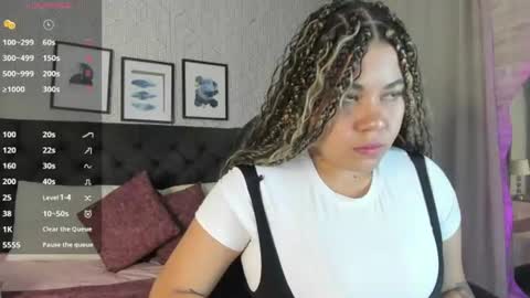 Snapshot of sophie__blare chatting on July 29, 2026, 6:28 pm sophie__blare online show from July 29, 2026, 6:28 pm