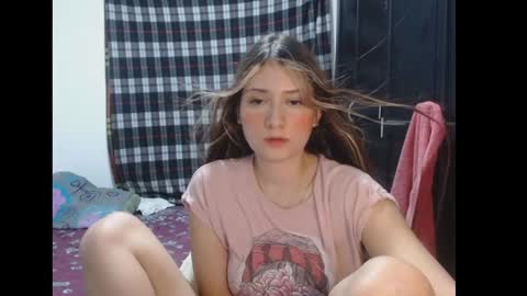 Snapshot of sophie_cutexx chatting on January 21, 2025, 12:04 am sophie online show from January 21, 2025, 12:04 am