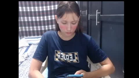 Snapshot of sophie_cutexx chatting on November 20, 2025, 6:35 am sophie online show from November 20, 2025, 6:35 am