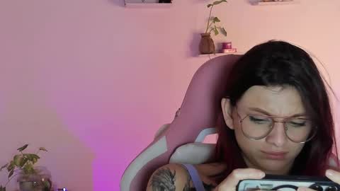 Snapshot of sophie_dolly_ chatting on January 17, 2025, 3:23 am sophie doll online show from January 17, 2025, 3:23 am