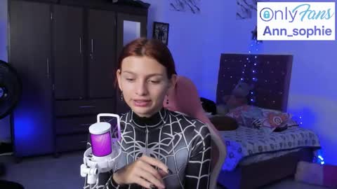 Snapshot of sophie_dolly_ chatting on October 28, 2025, 8:11 pm sophie doll online show from October 28, 2025, 8:11 pm