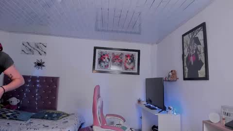 Snapshot of sophie_dolly_ chatting on November 15, 2025, 6:59 pm sophie doll online show from November 15, 2025, 6:59 pm