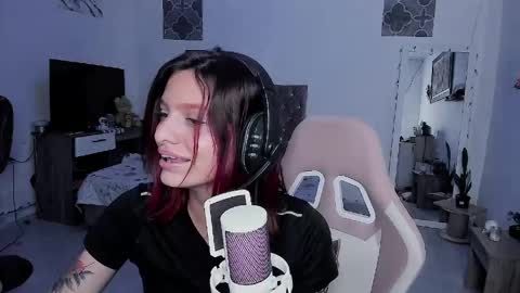 Snapshot of sophie_dolly_ chatting on April 22, 2026, 3:31 am sophie doll online show from April 22, 2026, 3:31 am
