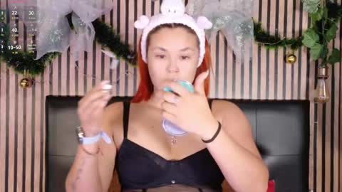 sophie_new25 online show from December 16, 2025, 12:43 pm