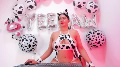 sophie_newton online show from June 5, 2026, 12:33 pm