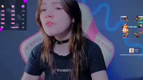 sophie_nomenal_ online show from July 25, 2026, 6:27 pm