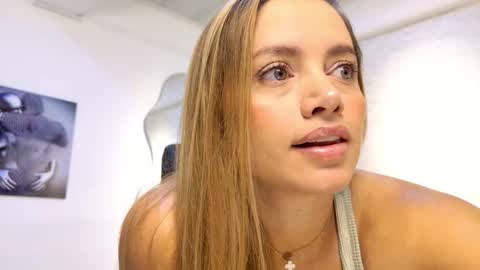 sophie_rousses online show from February 9, 2026, 12:42 pm