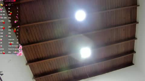 sophie_smith19 online show from May 6, 2026, 12:21 pm