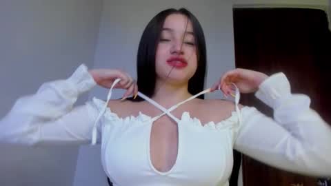 sophie_spencer1 online show from November 18, 2025, 2:17 am