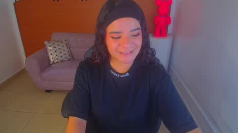 Snapshot of sophie_t_ chatting on January 8, 2025, 10:16 pm Sofia online show from January 8, 2025, 10:16 pm