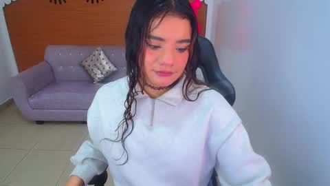 Snapshot of sophie_t_ chatting on March 9, 2025, 3:54 am Sofia online show from March 9, 2025, 3:54 am