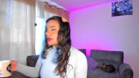 Snapshot of sophie_t_ chatting on October 28, 2025, 12:19 pm Sofia online show from October 28, 2025, 12:19 pm