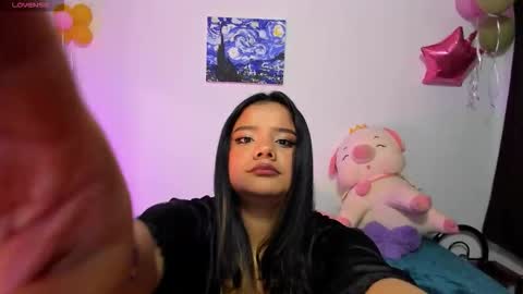 Snapshot of sophie_t_ chatting on November 28, 2025, 11:24 am Sofia online show from November 28, 2025, 11:24 am