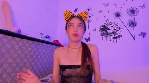 Sophie online show from April 29, 2026, 10:49 pm