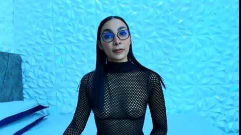 sophie_willow online show from April 19, 2026, 7:16 pm