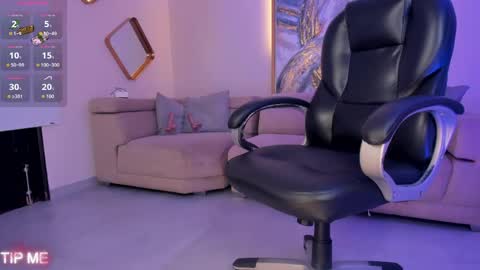 Sophie online show from April 25, 2026, 12:24 am