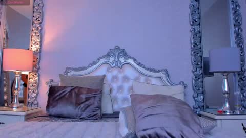 sophiebellucci online show from February 10, 2025, 3:57 am