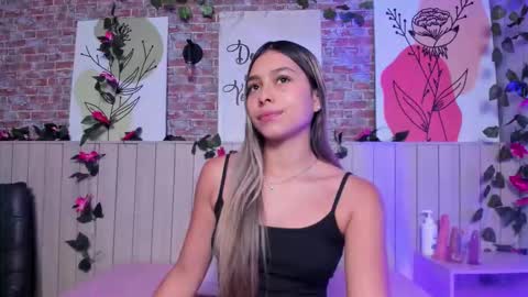 Sophie online show from March 13, 2026, 1:29 pm