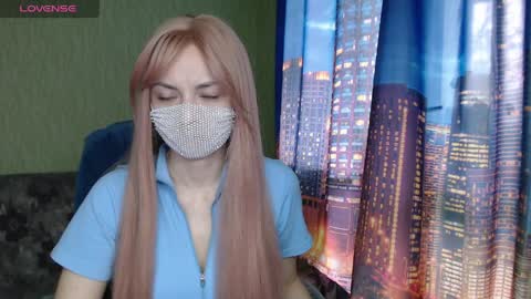 Snapshot of sophieblackwood chatting on April 1, 2026, 8:37 am Sophie online show from April 1, 2026, 8:37 am