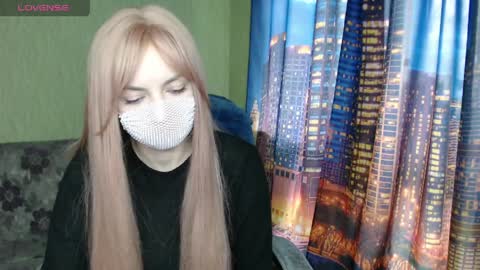 Snapshot of sophieblackwood chatting on April 9, 2026, 8:20 am Sophie online show from April 9, 2026, 8:20 am