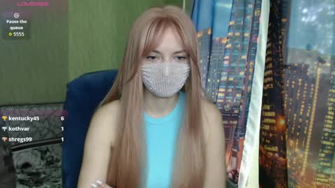 Snapshot of sophieblackwood chatting on May 22, 2026, 7:37 am Sophie online show from May 22, 2026, 7:37 am