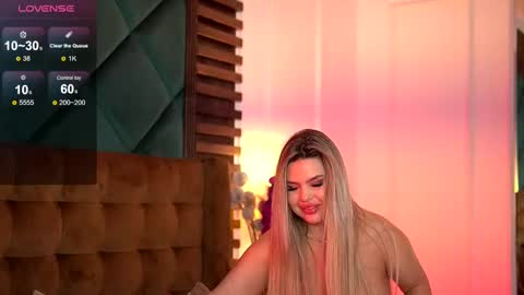 Snapshot of sophieboobsx chatting on February 11, 2025, 1:20 pm Sophie online show from February 11, 2025, 1:20 pm