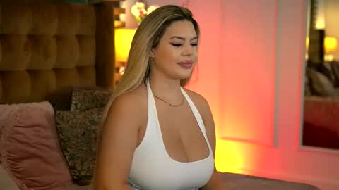 Snapshot of sophieboobsx chatting on October 22, 2025, 5:30 am Sophie online show from October 22, 2025, 5:30 am