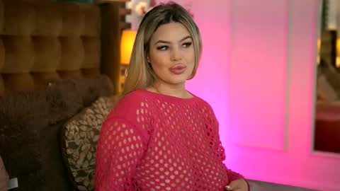 Snapshot of sophieboobsx chatting on November 16, 2025, 7:36 am Sophie online show from November 16, 2025, 7:36 am