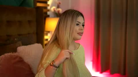 Snapshot of sophieboobsx chatting on November 24, 2025, 6:02 am Sophie online show from November 24, 2025, 6:02 am