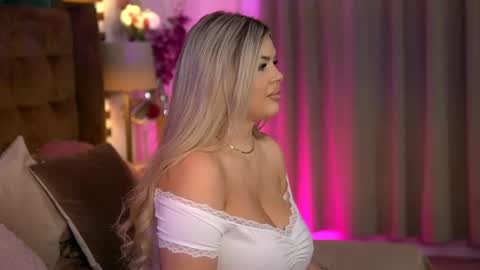 Sophie online show from May 30, 2026, 6:10 am