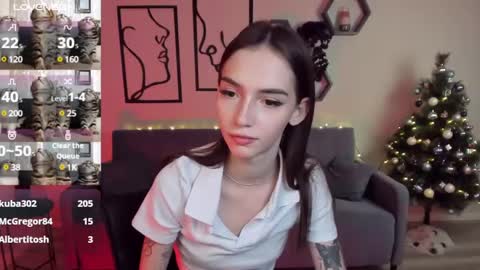 Snapshot of sophiecherrie chatting on December 10, 2024, 2:48 am Sophie online show from December 10, 2024, 2:48 am