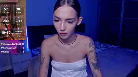 Snapshot of sophiecherrie chatting on October 5, 2025, 11:30 am Sophie online show from October 5, 2025, 11:30 am