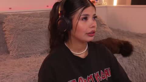 Sophiee  online show from January 9, 2026, 3:31 am