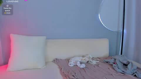 Sophie online show from April 22, 2026, 11:06 pm
