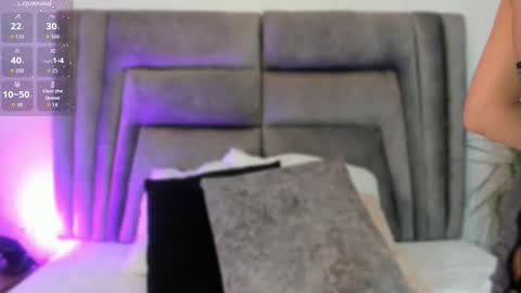 Sophie  online show from November 11, 2025, 11:32 am