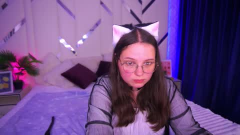sophieedreams online show from September 14, 2025, 6:51 pm