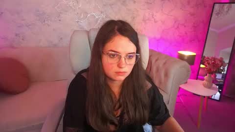 sophieedreams online show from November 10, 2025, 3:22 pm