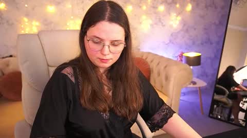sophieedreams online show from March 4, 2026, 9:43 pm