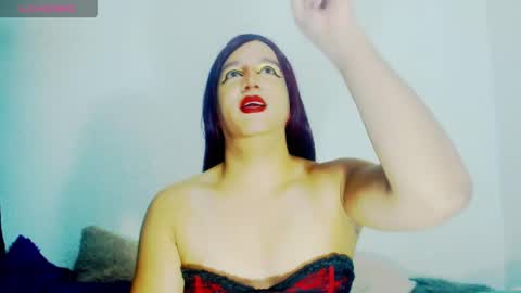 sophiehillsxo online show from May 6, 2026, 1:25 am