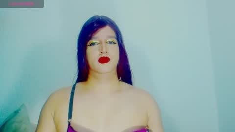 sophiehillsxo online show from May 7, 2026, 3:23 am