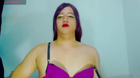 sophiehillsxo online show from May 11, 2026, 7:14 am
