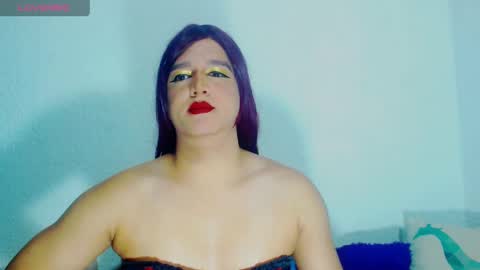 sophiehillsxo online show from May 12, 2026, 6:32 am
