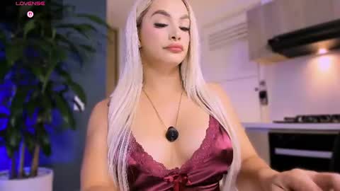 Snapshot of sophiehoney_ts chatting on July 11, 2026, 2:31 pm SAMANTHA online show from July 11, 2026, 2:31 pm